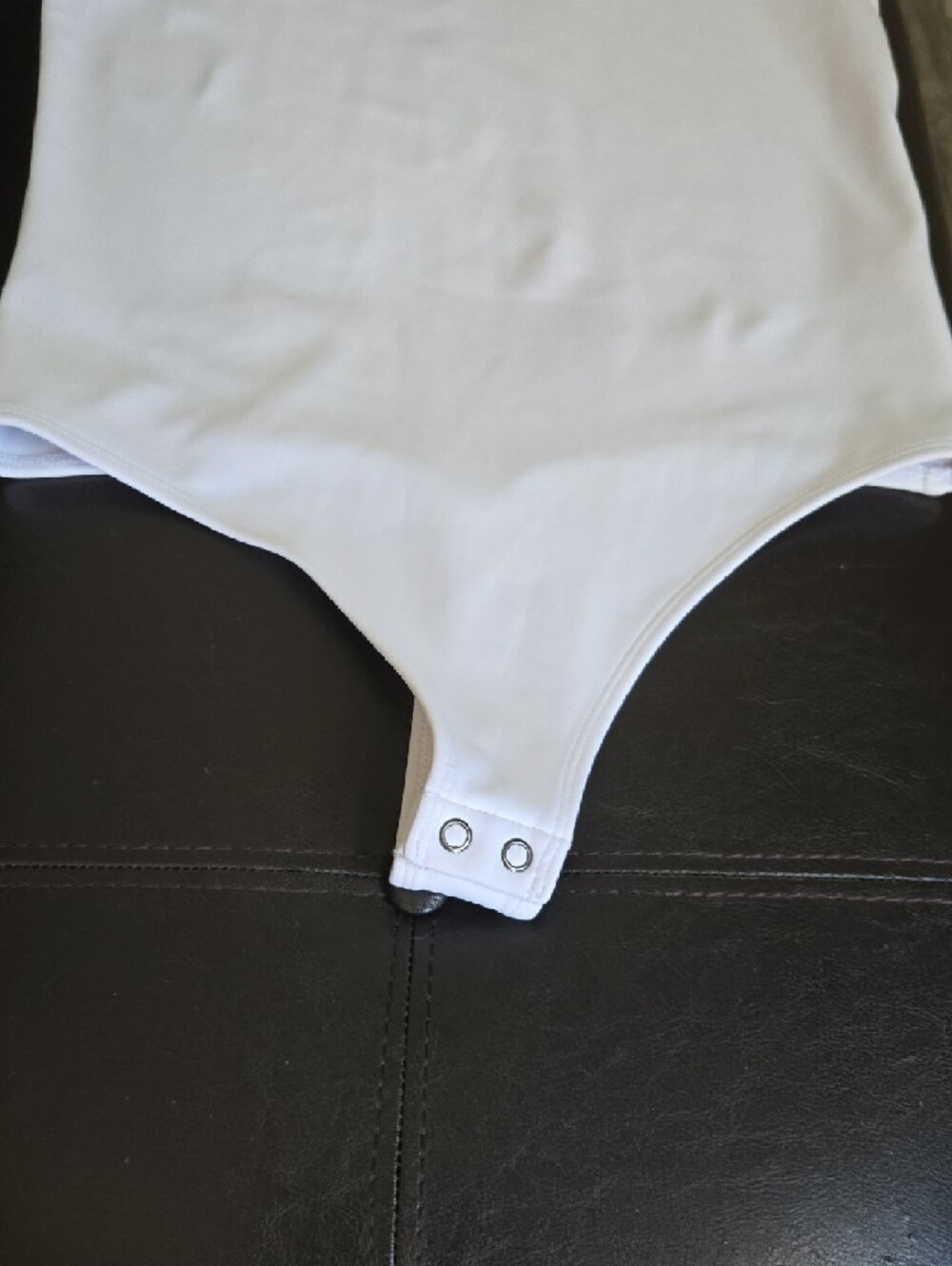 Express White Sleeveless Mock Neck Bodysuit - Picture 2 of 4